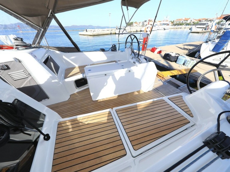 Sailboat hire in Zadar - Jeanneau Sun Odyssey 410