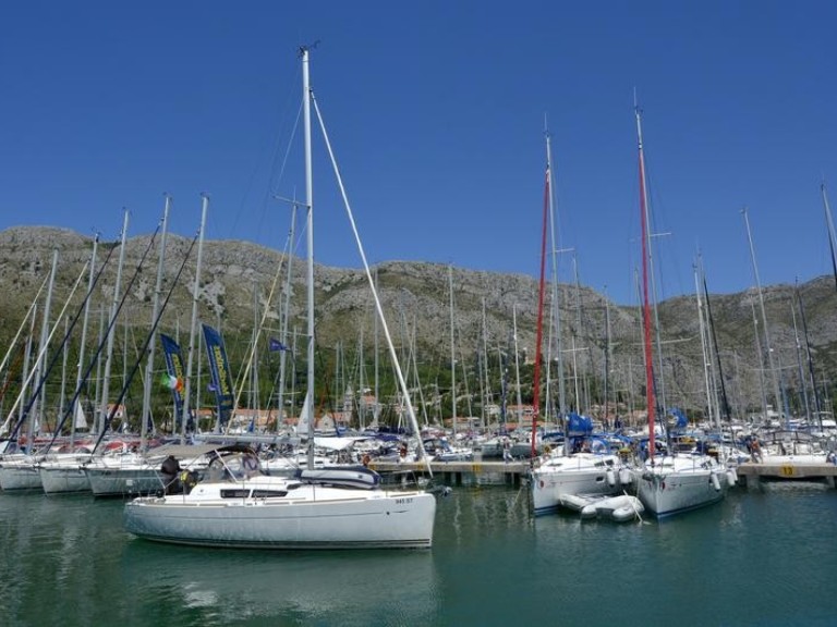 Yacht hire Komolac cheap Sun Odyssey 33i