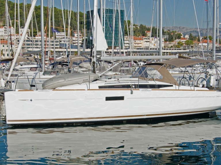 Charter a Jeanneau Sun Odyssey 349 in Split on Samboat