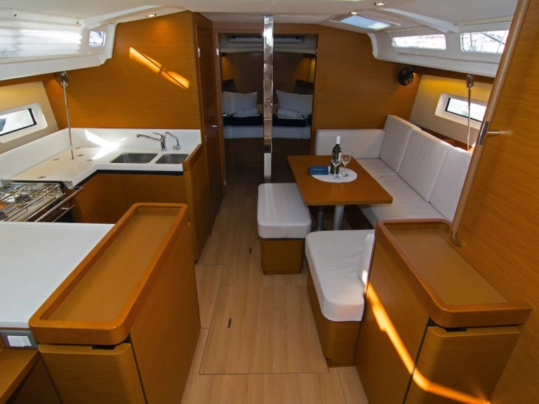 Charter a Jeanneau Sun Odyssey 440 in Split on Samboat