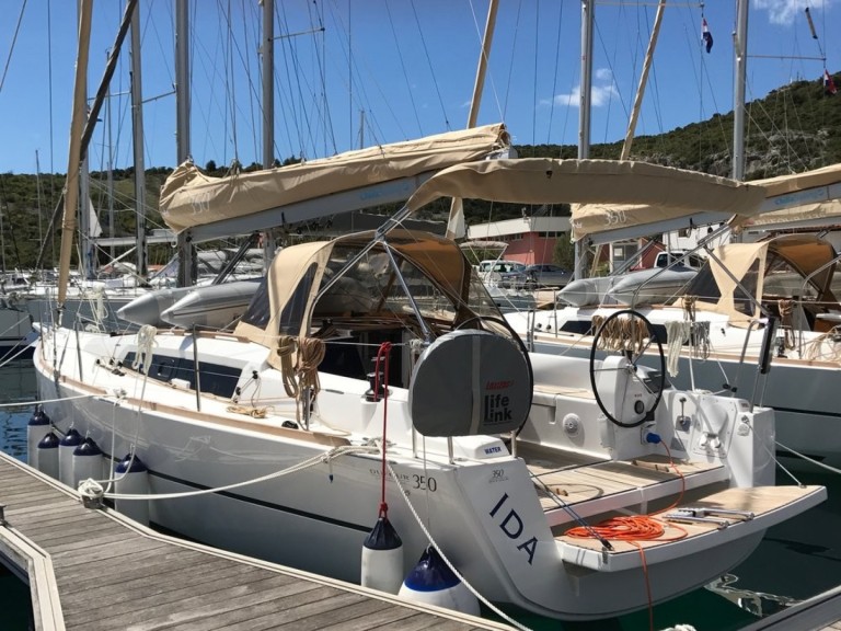 Charter a Dufour Dufour 350 Grand Large in Primošten on Samboat