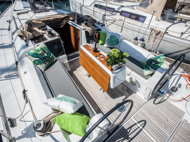 Yacht charter Primošten - Dufour Dufour 350 Grand Large on SamBoat