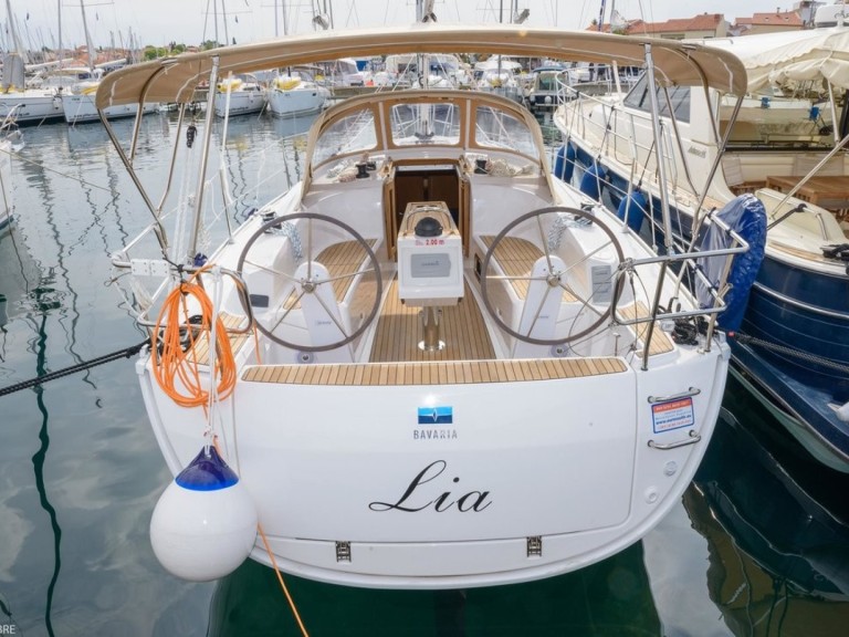 Charter a Bavaria Cruiser 34 in Pirovac on Samboat