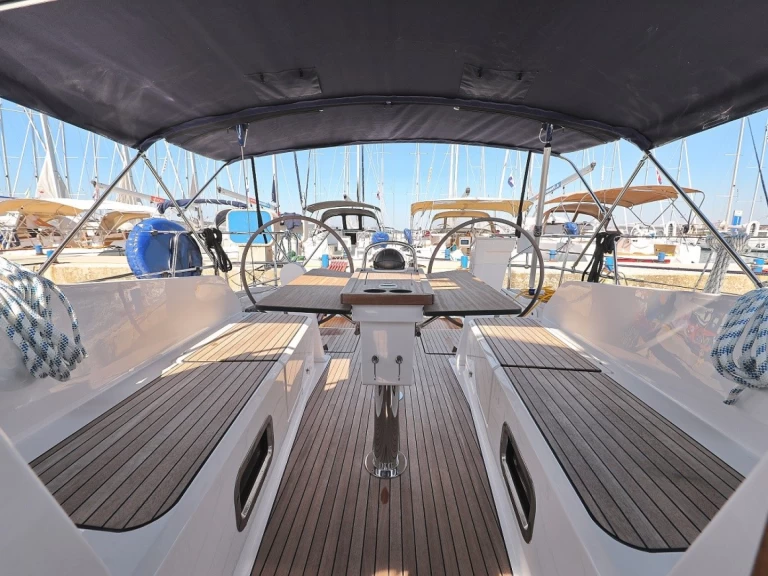 Charter a Bavaria Cruiser 41 in Biograd na Moru on Samboat