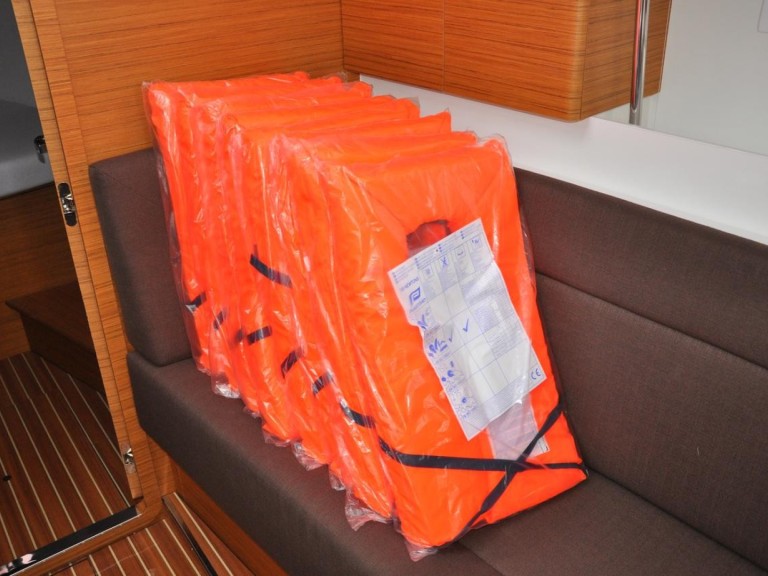 Hire a Elan Impression 40 Biograd na Moru