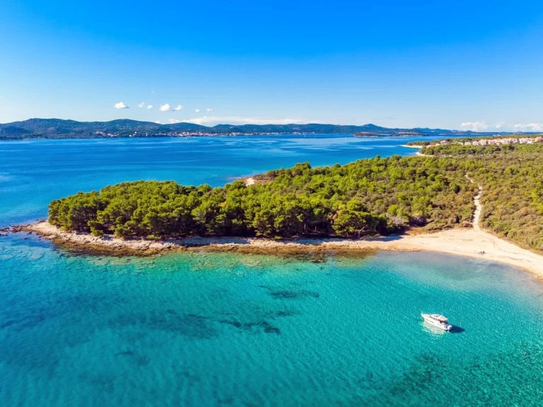 Hire Motorboat with or without skipper Jeanneau Biograd na Moru