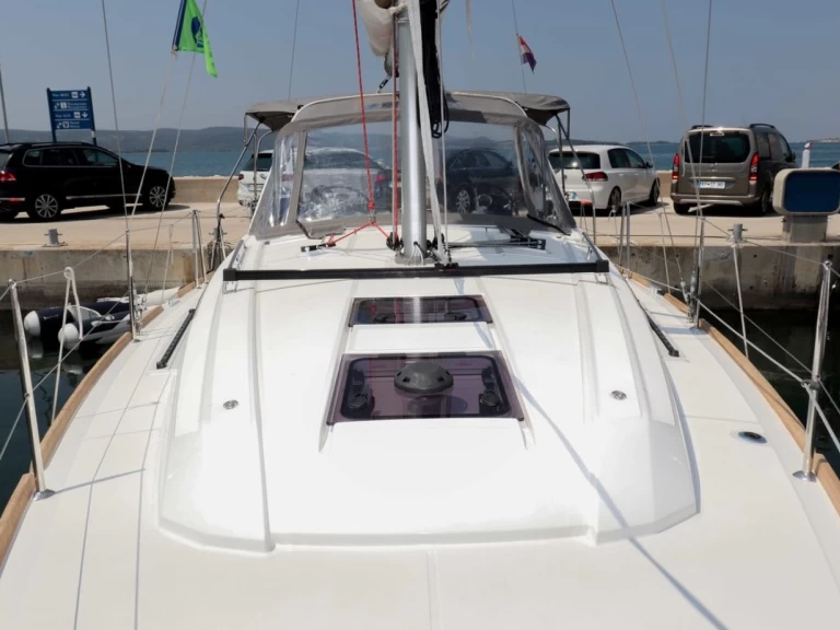 Sailboat to hire Biograd na Moru at the best price