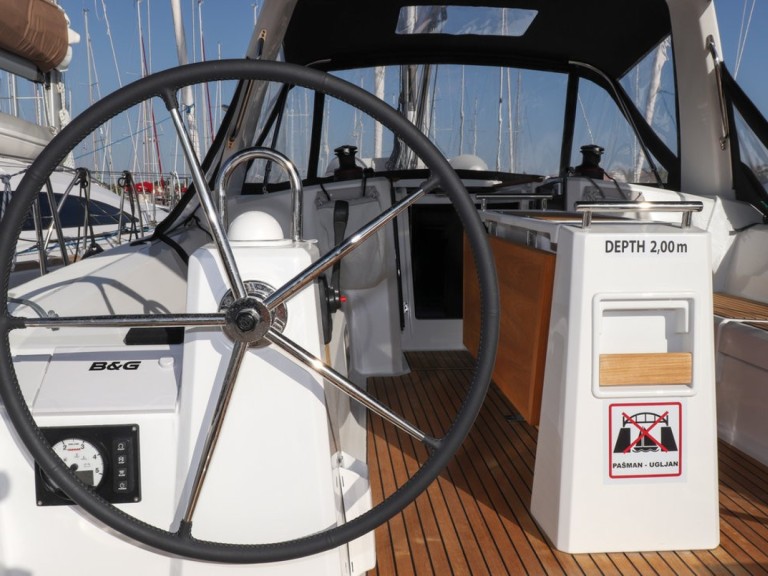 Yacht charter Biograd na Moru - Bénéteau Oceanis 38.1 on SamBoat