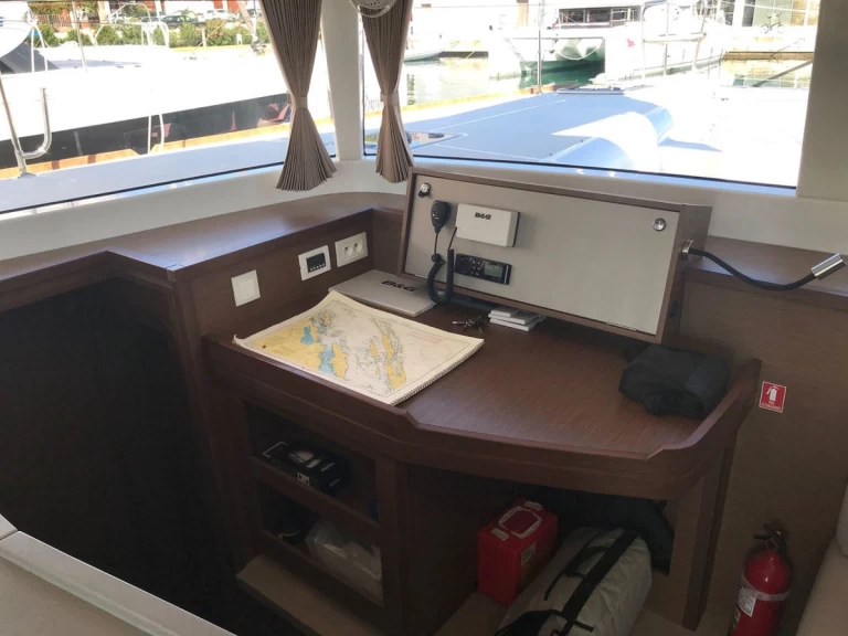 Hire a Lagoon Lagoon 450 F Kaštela