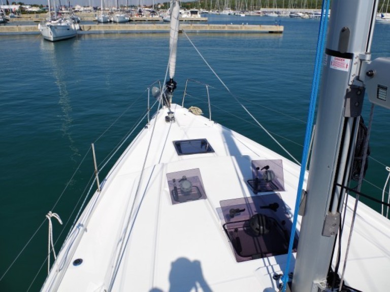 Hire Sailboat Bénéteau with a boat licence