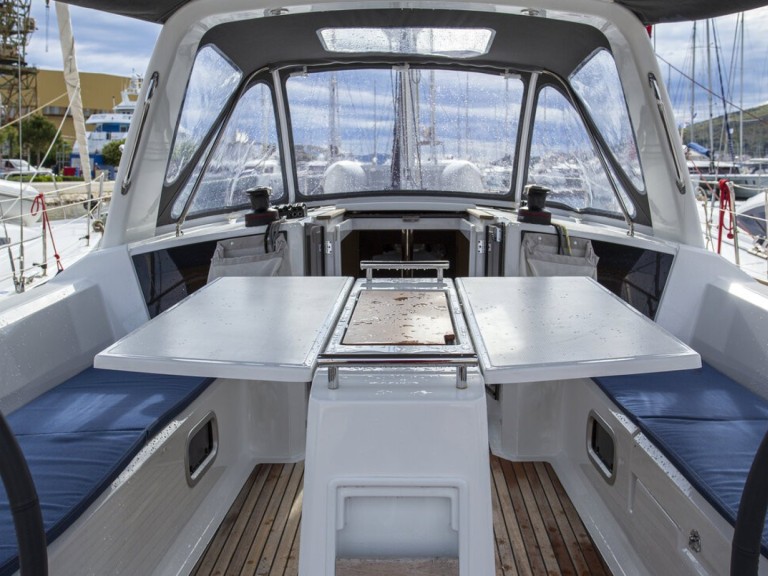 Sailboat to hire Zadar at the best price