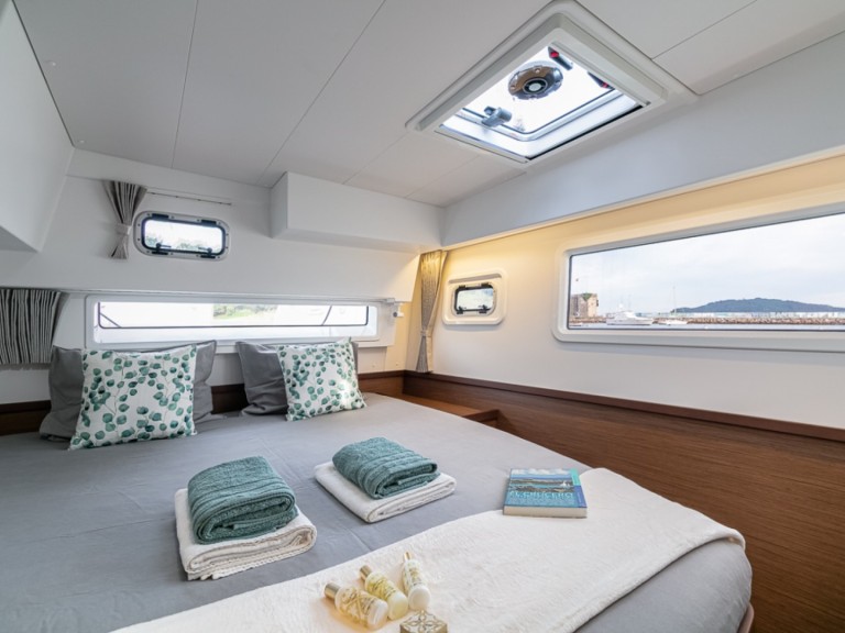 Catamaran to hire Baiona at the best price