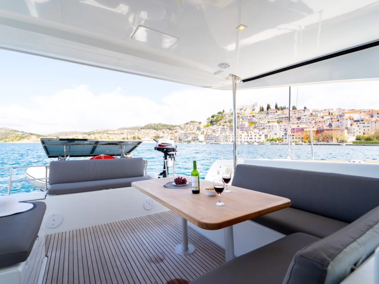 Yacht hire Šibenik cheap Lagoon 40