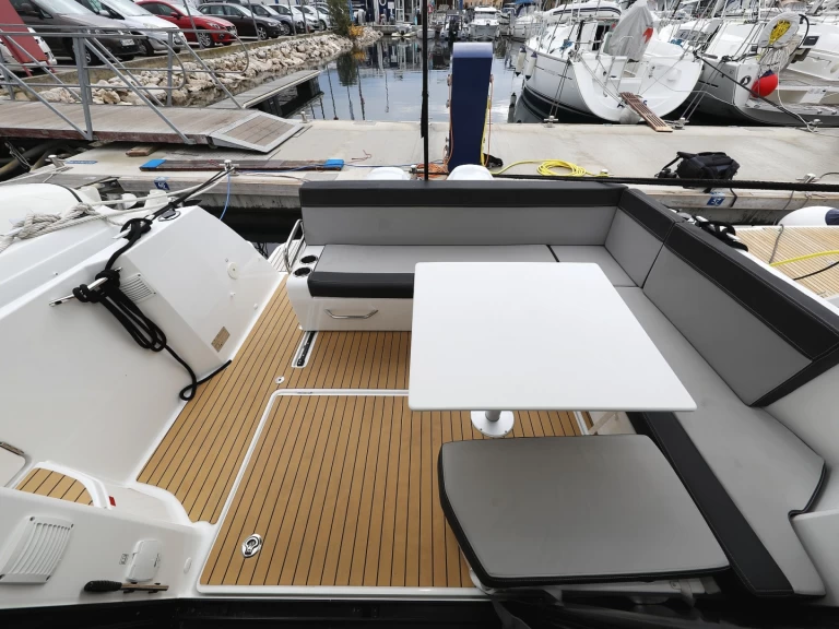 Motorboat hire in Biograd na Moru - Jeanneau Merry Fisher 895