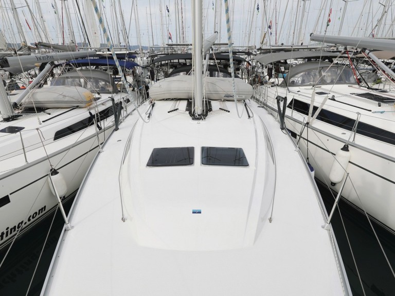 Hire a Bavaria Cruiser 46 Biograd na Moru