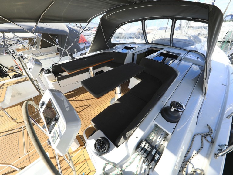 Charter a Hanse Hanse 508 in Biograd na Moru on Samboat