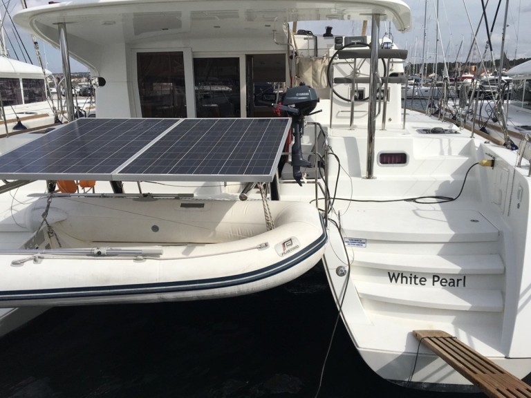 Catamaran hire in Šibenik - Lagoon Lagoon 39