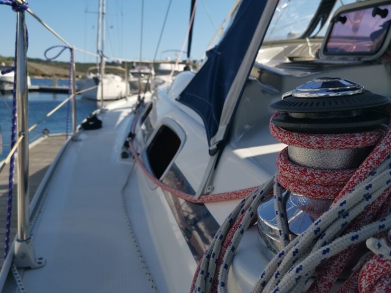 Hire Sailboat Bavaria with a boat licence