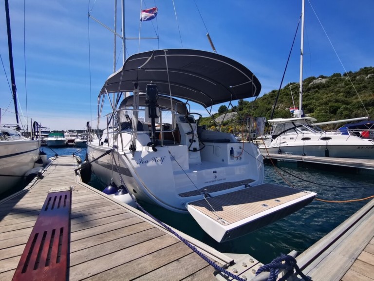 Yacht charter Primošten - Bavaria Cruiser 36 on SamBoat