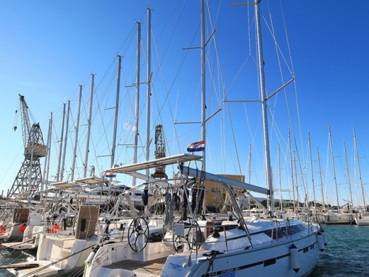 Yacht hire Biograd na Moru cheap Cruiser 46