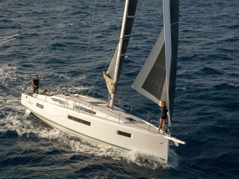 Sailboat hire in Palamós - Jeanneau Sun Odyssey 410