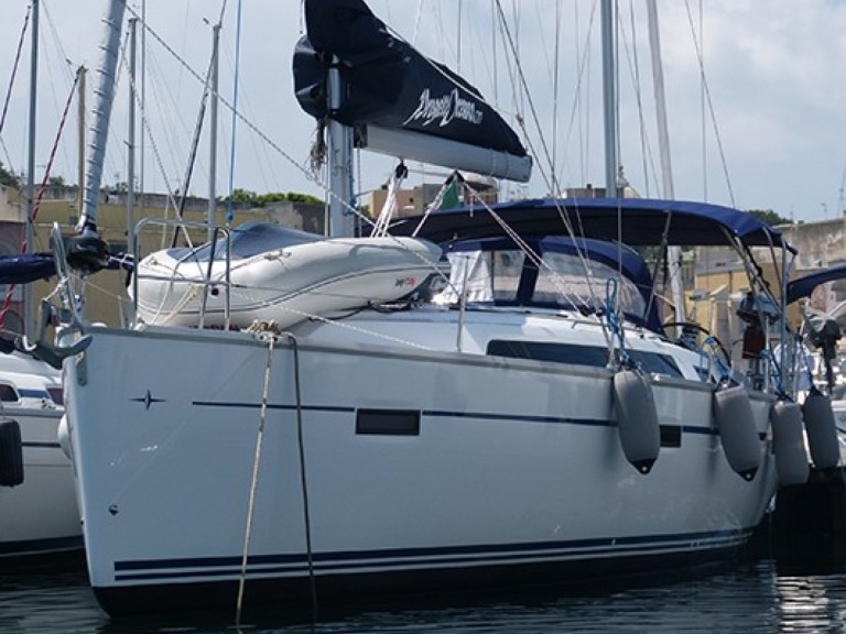 Charter a Bavaria Cruiser 41 in Procida on Samboat