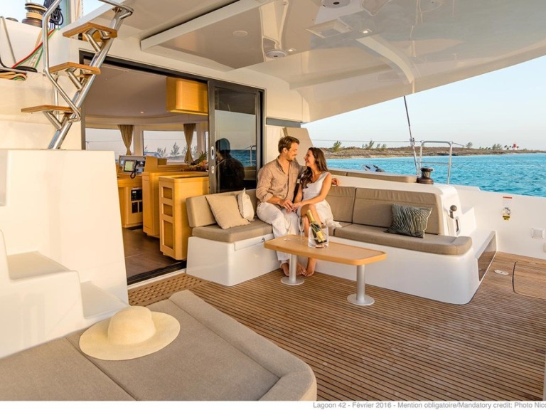 Yacht hire Šibenik cheap Lagoon 42