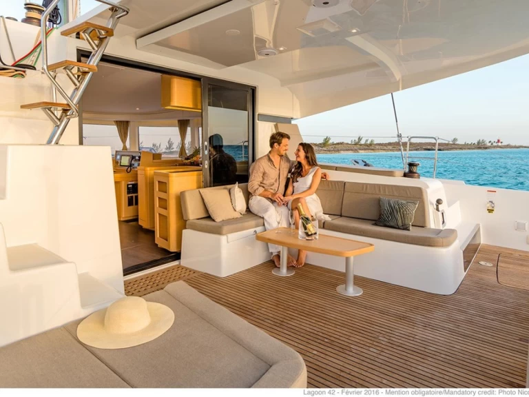 Yacht hire Šibenik cheap Lagoon 42