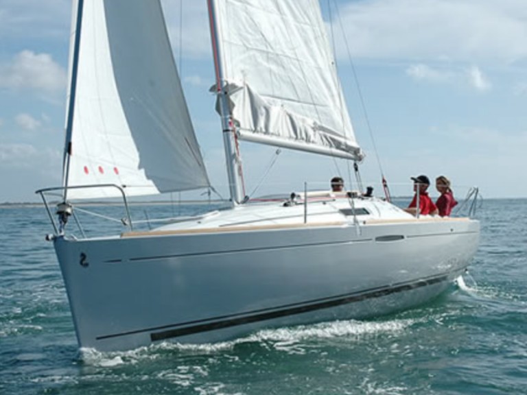 Bénéteau First 25 S charter bareboat or skippered in  Arzon
