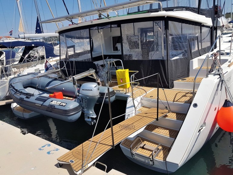 Hire Catamaran with or without skipper Lagoon Sukošan