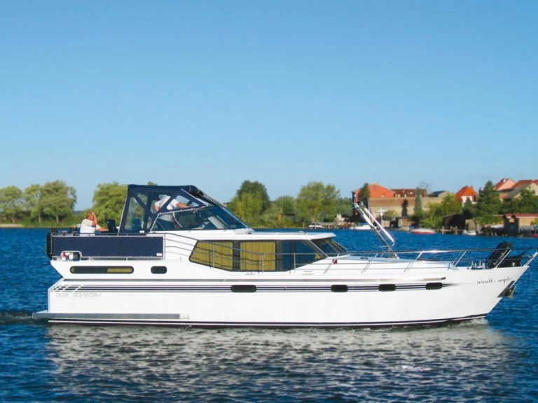 Hire Canal boat Vacance with a boat licence