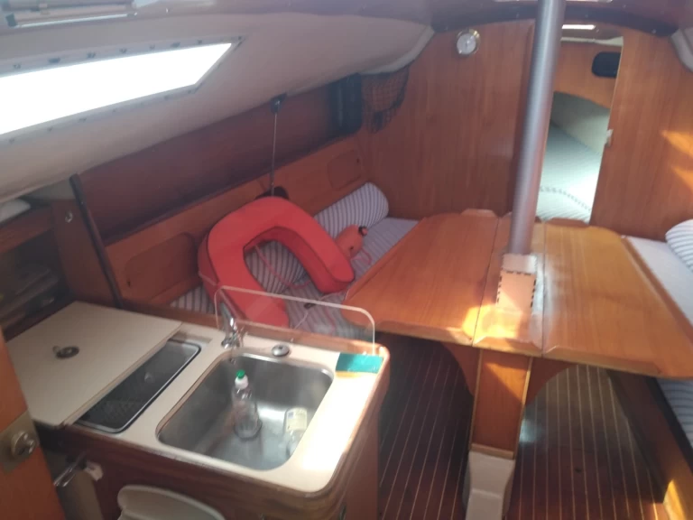 Hire Sailboat Bénéteau with a boat licence