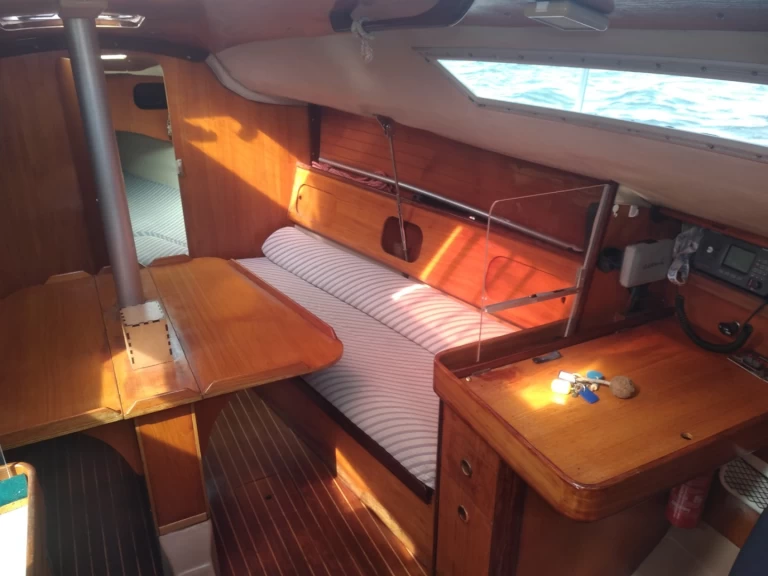 Sailboat to hire Locmiquélic at the best price