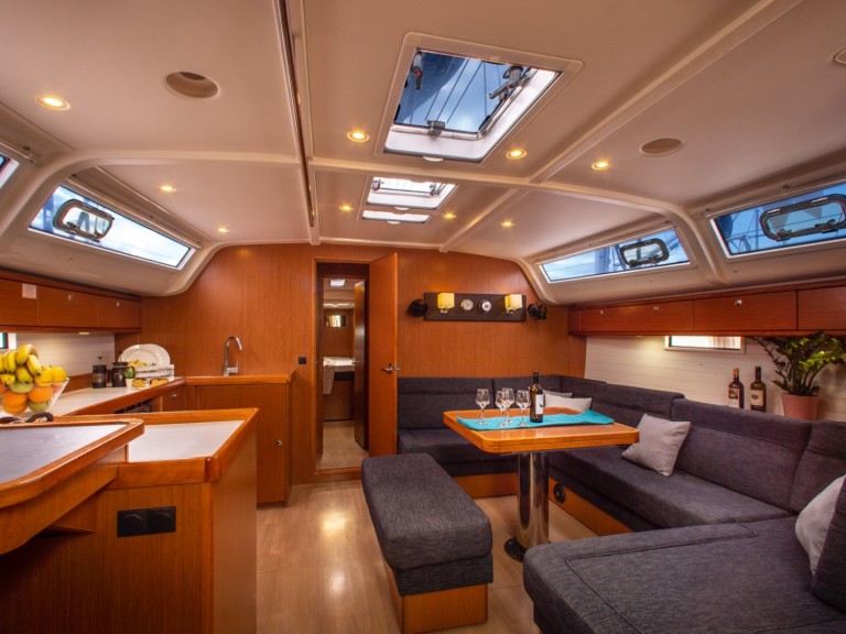 Hire Sailboat with or without skipper Bavaria Alimos