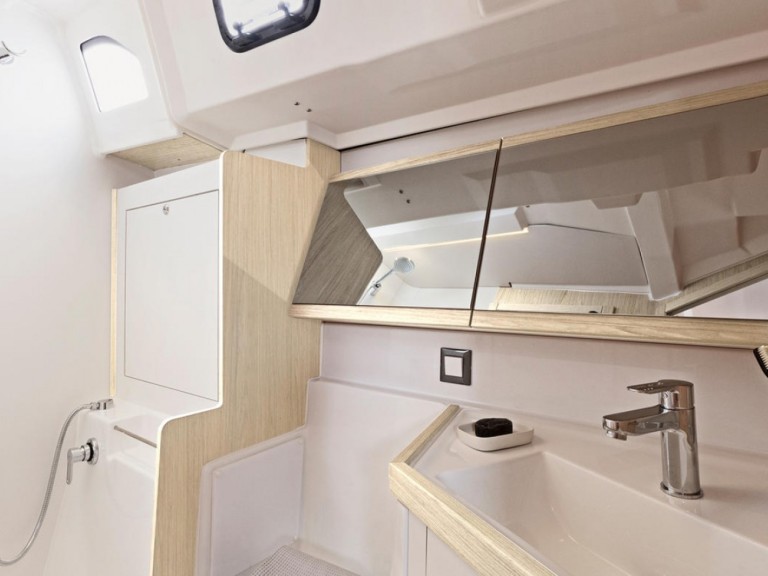 Yacht charter Alimos - Bénéteau Oceanis 46.1 10 pax on SamBoat