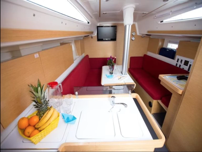 Sailboat to hire Biograd na Moru at the best price