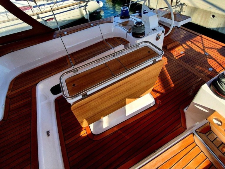 Hire Sailboat Elan with a boat licence