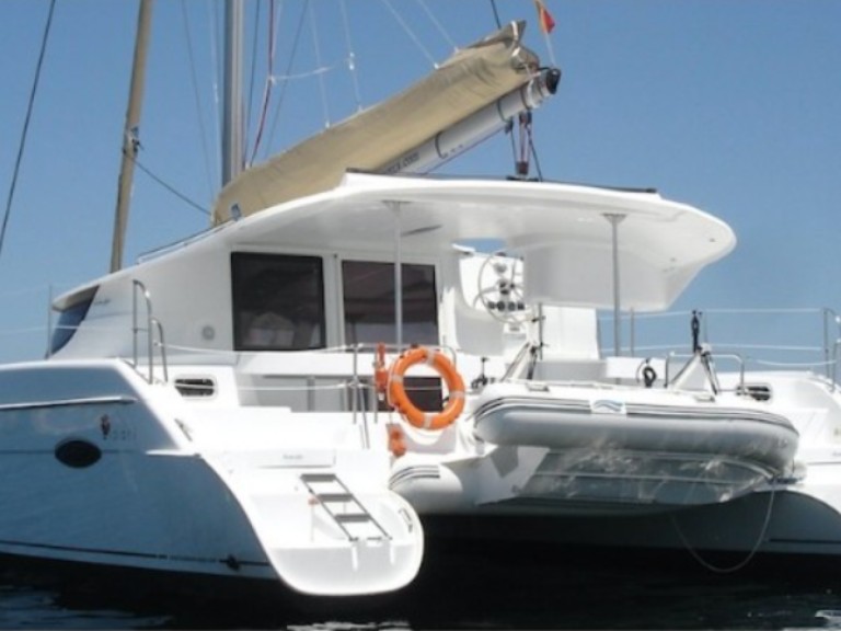 Charter a Fountaine Pajot Lipari 41 in Roses on Samboat