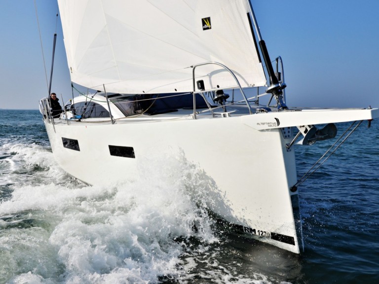 Hire a RM RM 1370 BIQUILLE La Trinité-sur-Mer