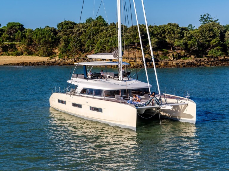 Hire a Lagoon Lagoon Sixty 5 Alimos