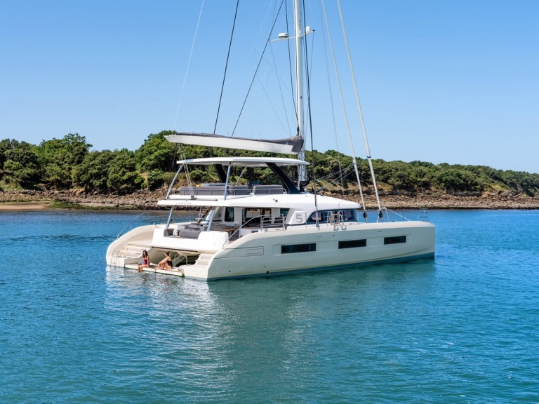 Yacht hire Alimos cheap Lagoon Sixty 5