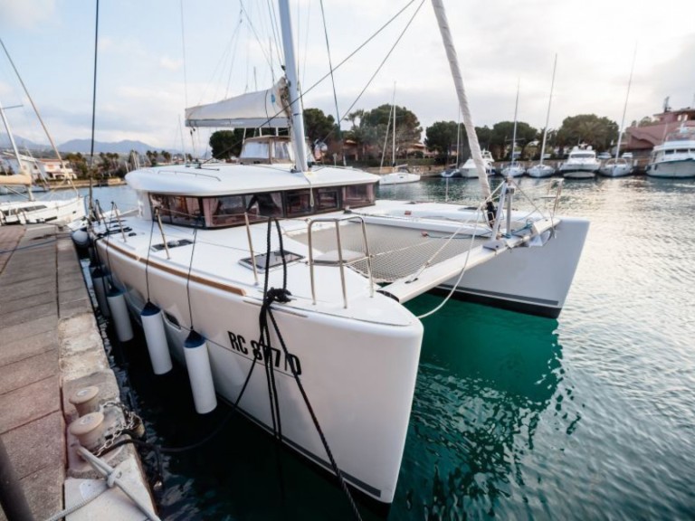Yacht hire Punta Ala cheap Lagoon 400 S2