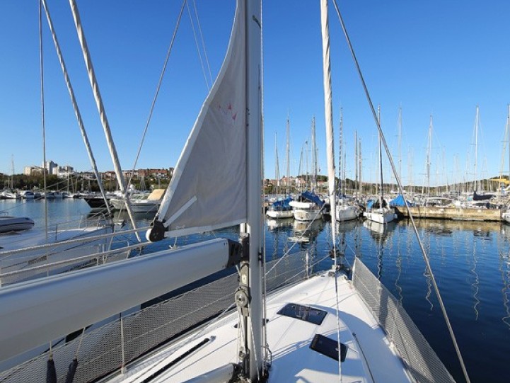 Sailboat hire in Pula - Bavaria Bavaria Cruiser 40 Avantgarde