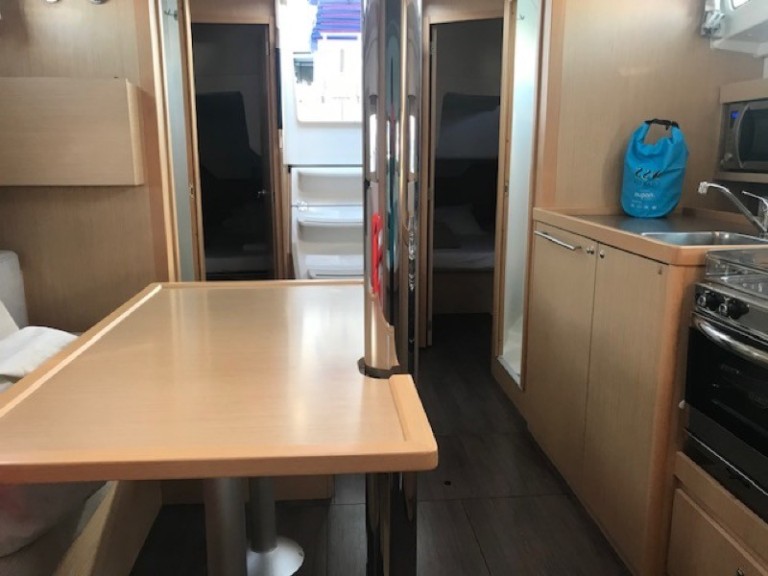 Sailboat to hire Castiglioncello at the best price