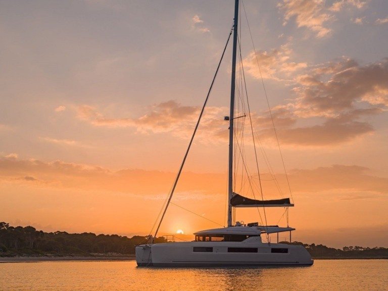 Hire a Lagoon Lagoon 50 Alimos