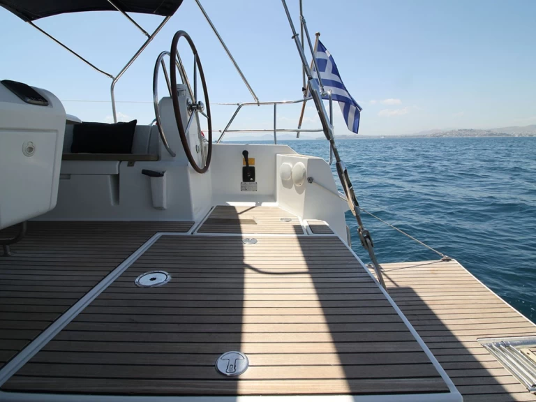 Yacht charter Alimos - Jeanneau Sun Odyssey 509 on SamBoat