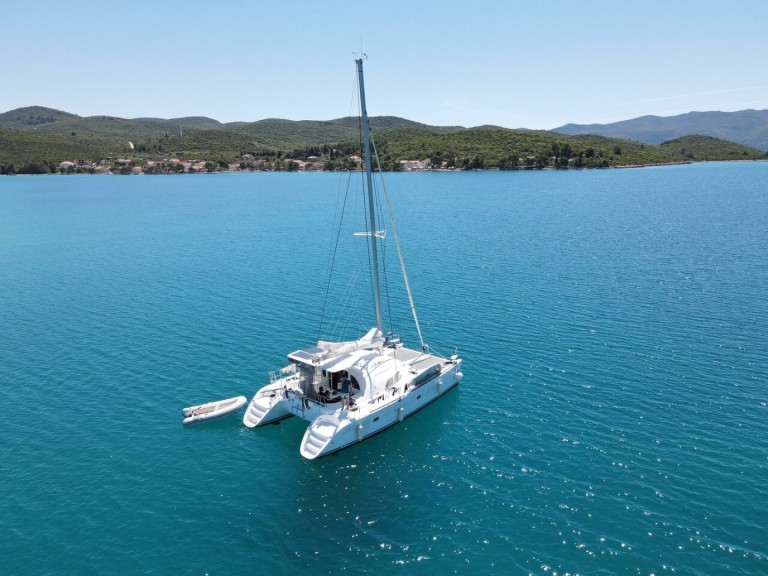 Yacht charter Punat - Lagoon Lagoon 380 S2 on SamBoat