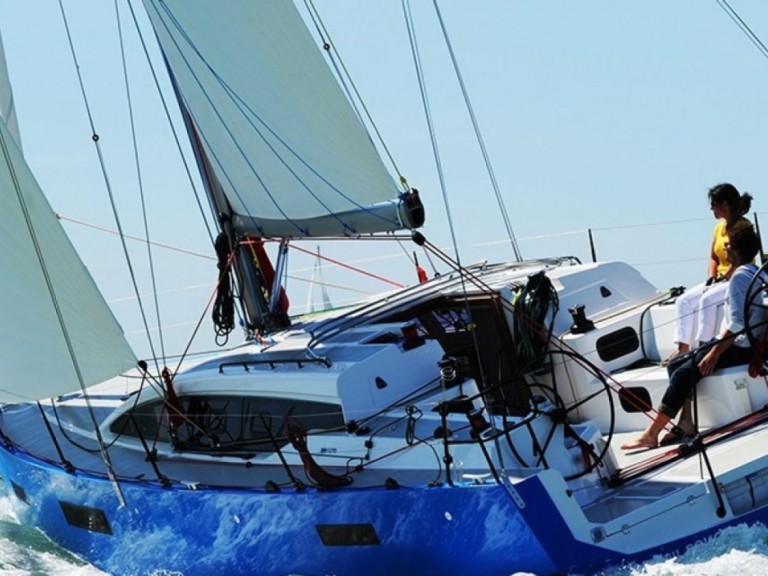 Sailboat to hire Marseille at the best price