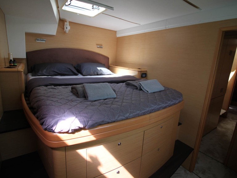 Hire Catamaran with or without skipper Lagoon Alimos