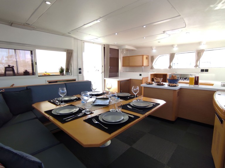 Catamaran to hire Alimos at the best price